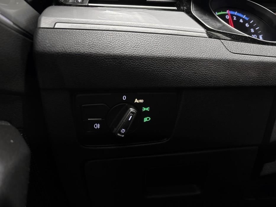 VOLKSWAGEN Passat 2021