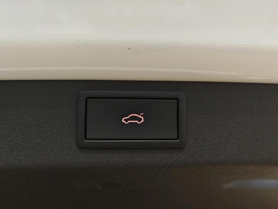 SKODA Enyaq 2023