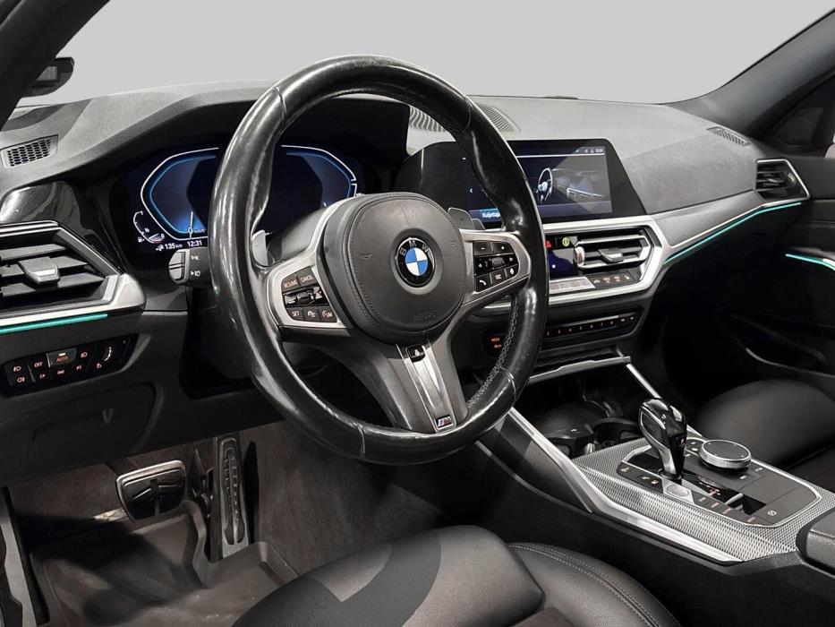 BMW 330 2021