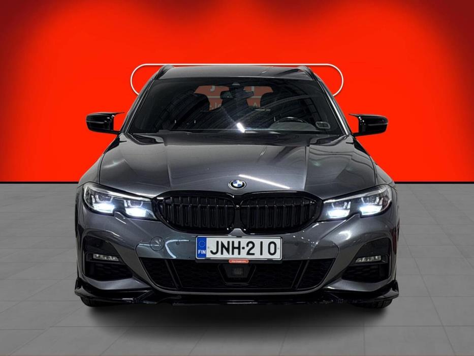 BMW 330 2021