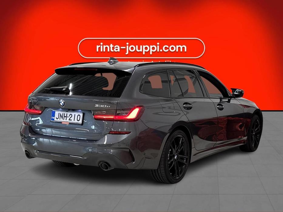 BMW 330 2021