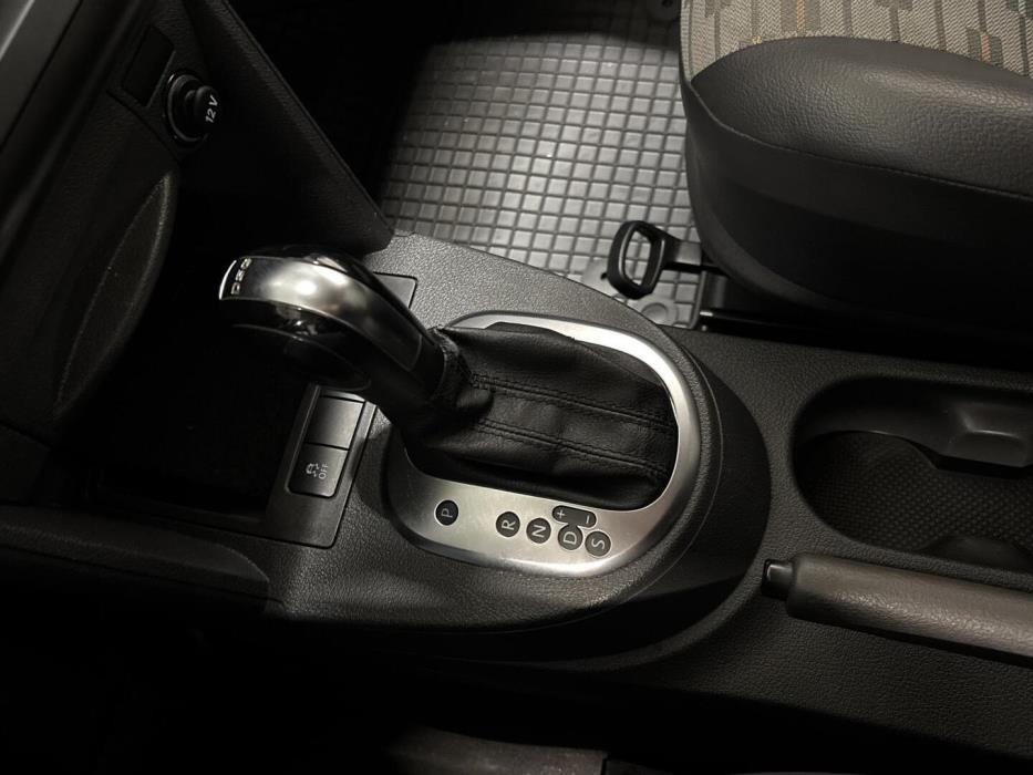 VOLKSWAGEN Caddy 2011