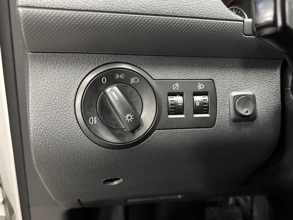 VOLKSWAGEN Caddy 2011