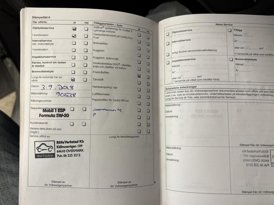 VOLKSWAGEN Caddy 2011