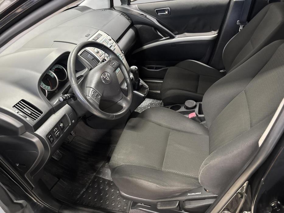 TOYOTA Corolla Verso 2007