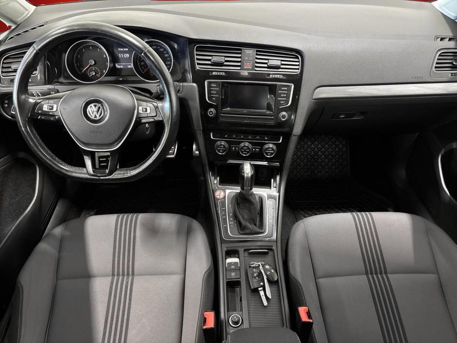 VOLKSWAGEN Golf 2016
