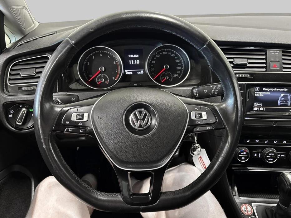 VOLKSWAGEN Golf 2016