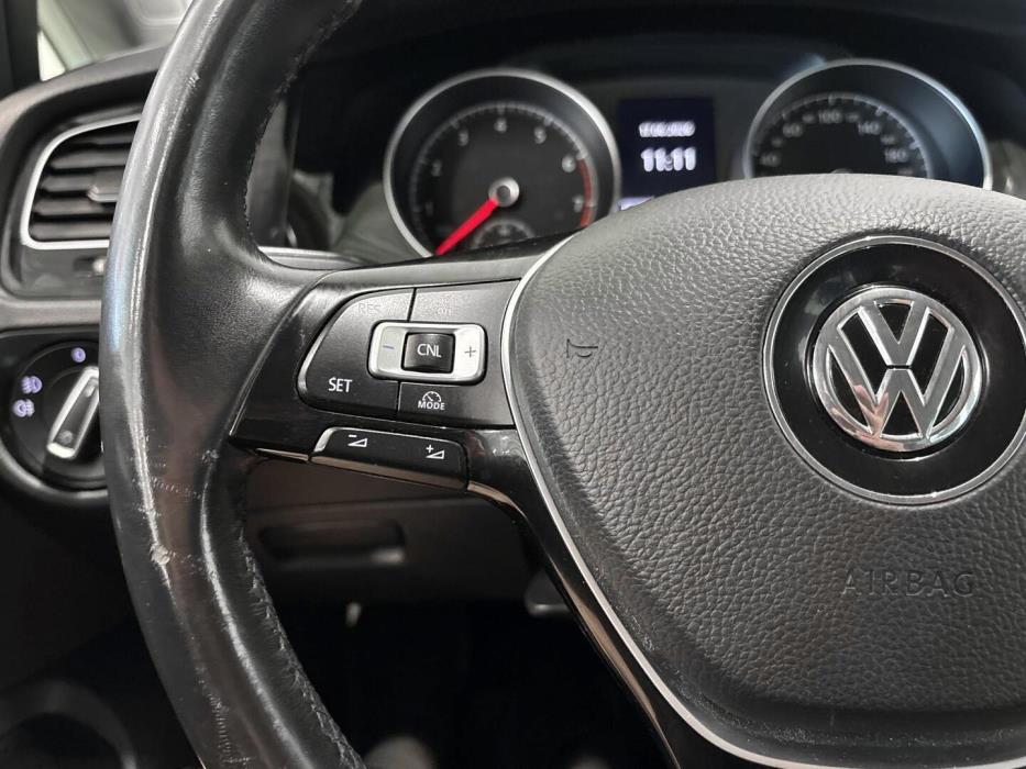 VOLKSWAGEN Golf 2016