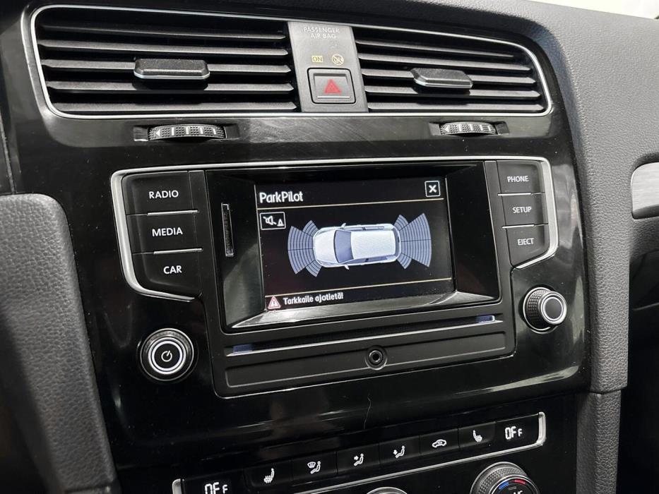 VOLKSWAGEN Golf 2016