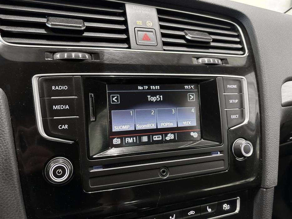 VOLKSWAGEN Golf 2016