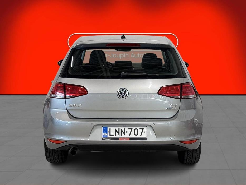 VOLKSWAGEN Golf 2016