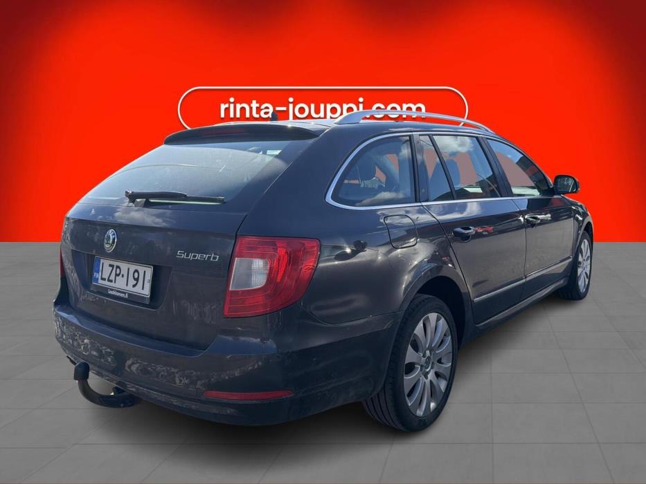 SKODA Superb 2011