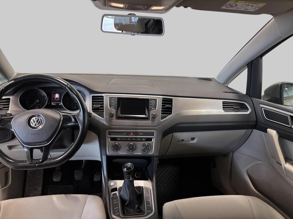 VOLKSWAGEN Golf Sportsvan 2015