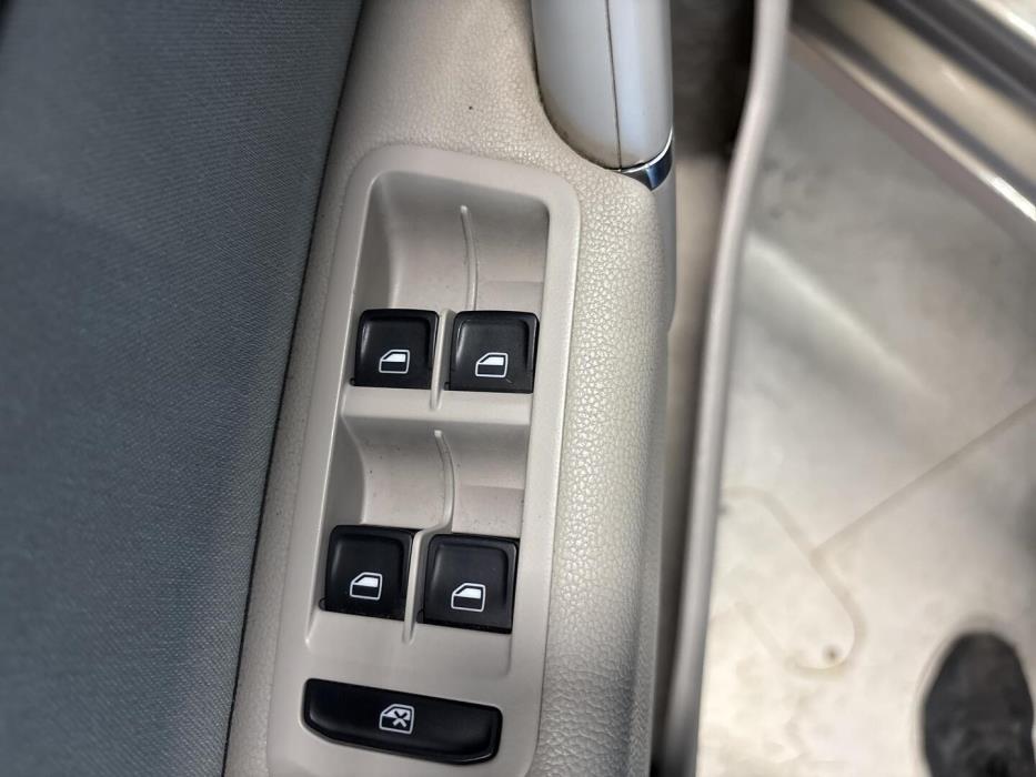 VOLKSWAGEN Golf Sportsvan 2015