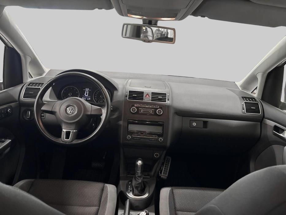 VOLKSWAGEN Touran 2011