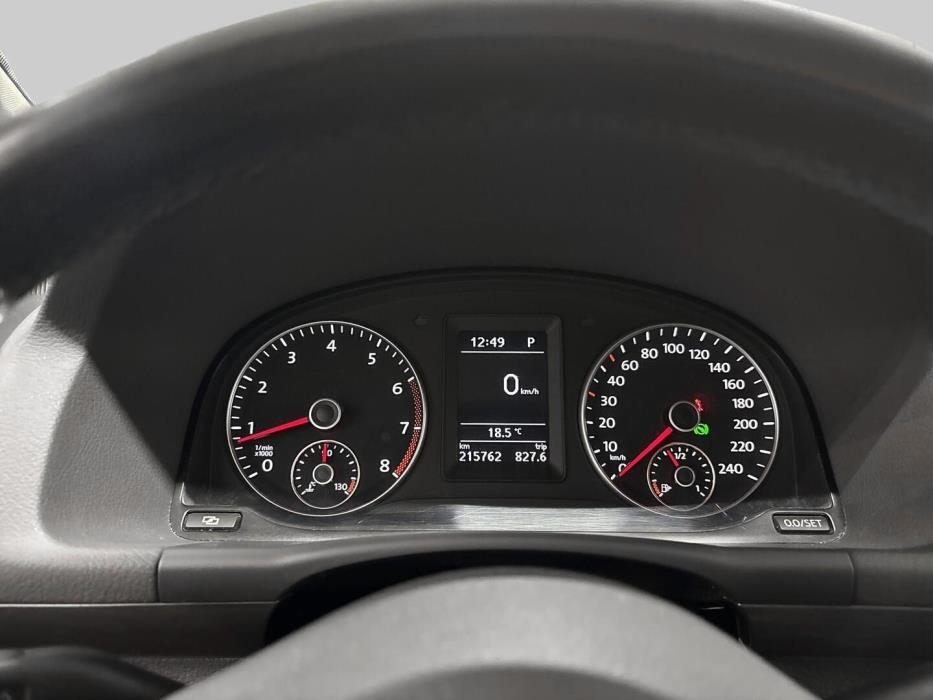 VOLKSWAGEN Touran 2011