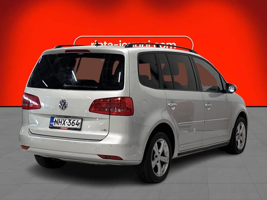 VOLKSWAGEN Touran 2011