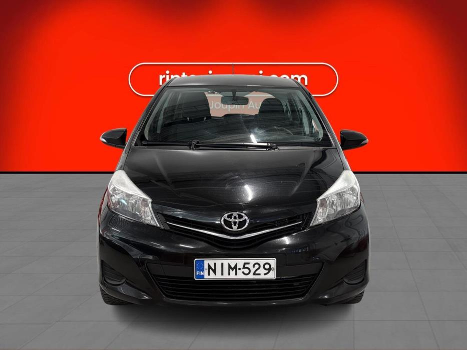 TOYOTA Yaris 2011
