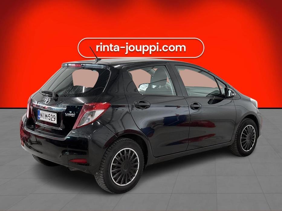 TOYOTA Yaris 2011