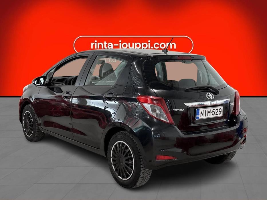 TOYOTA Yaris 2011