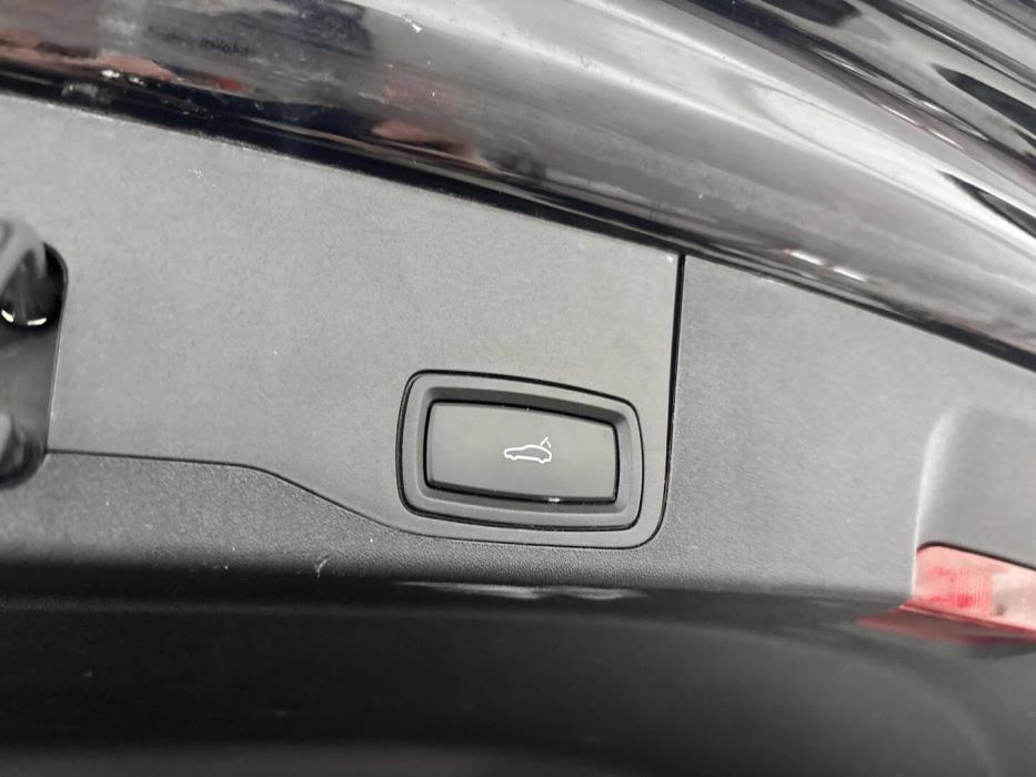 PORSCHE Taycan 2023