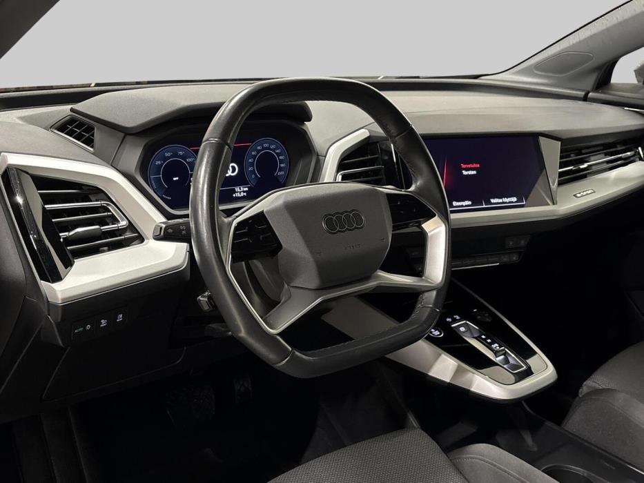 AUDI Q4 E-TRON 2024