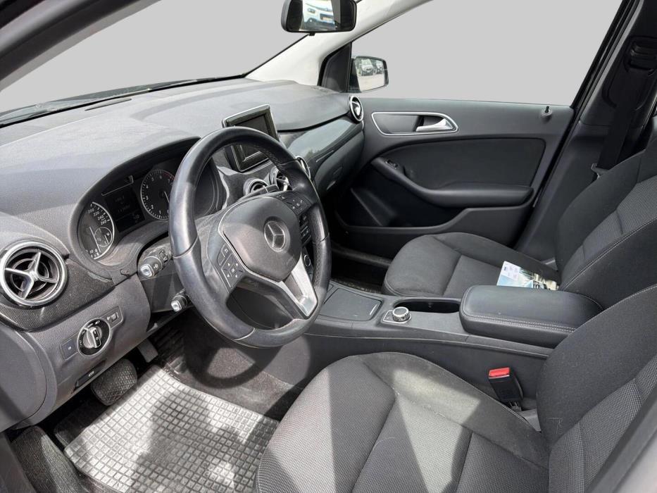 MERCEDES-BENZ B 2013