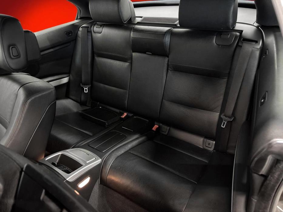 BMW 330 2010