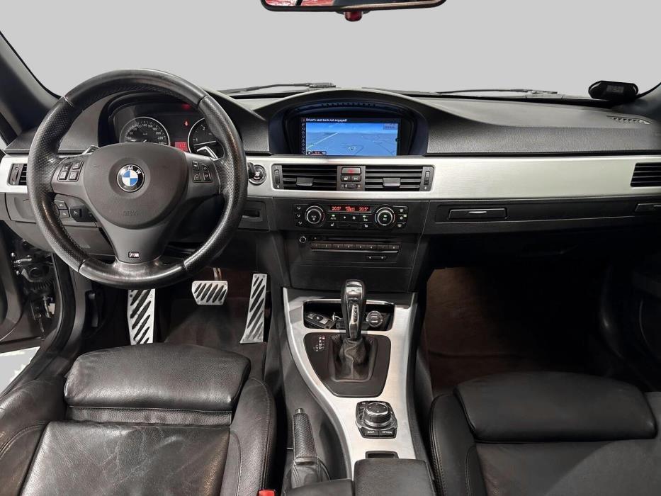 BMW 330 2010