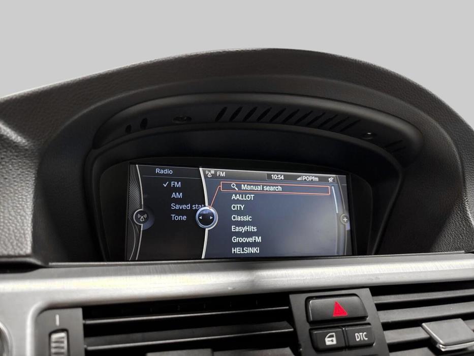 BMW 330 2010