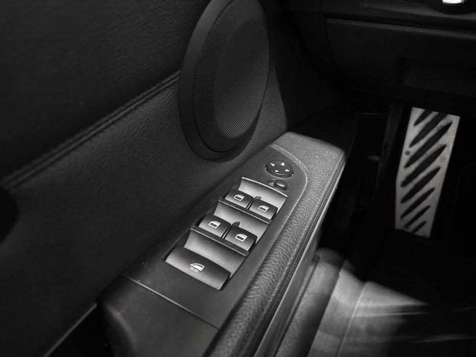 BMW 330 2010