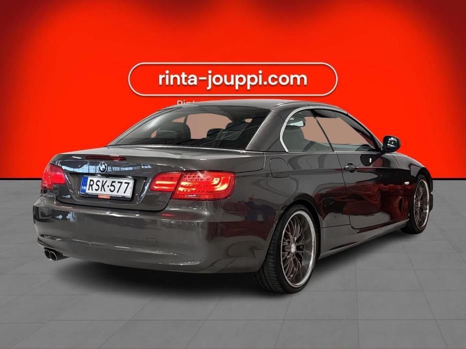 BMW 330 2010