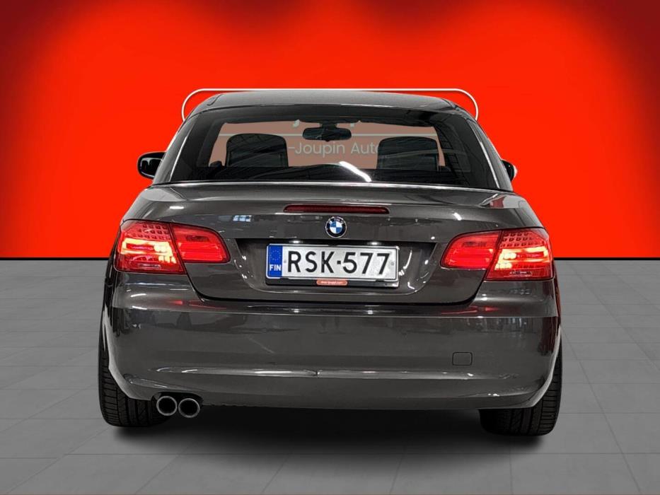 BMW 330 2010