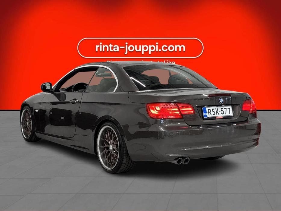 BMW 330 2010