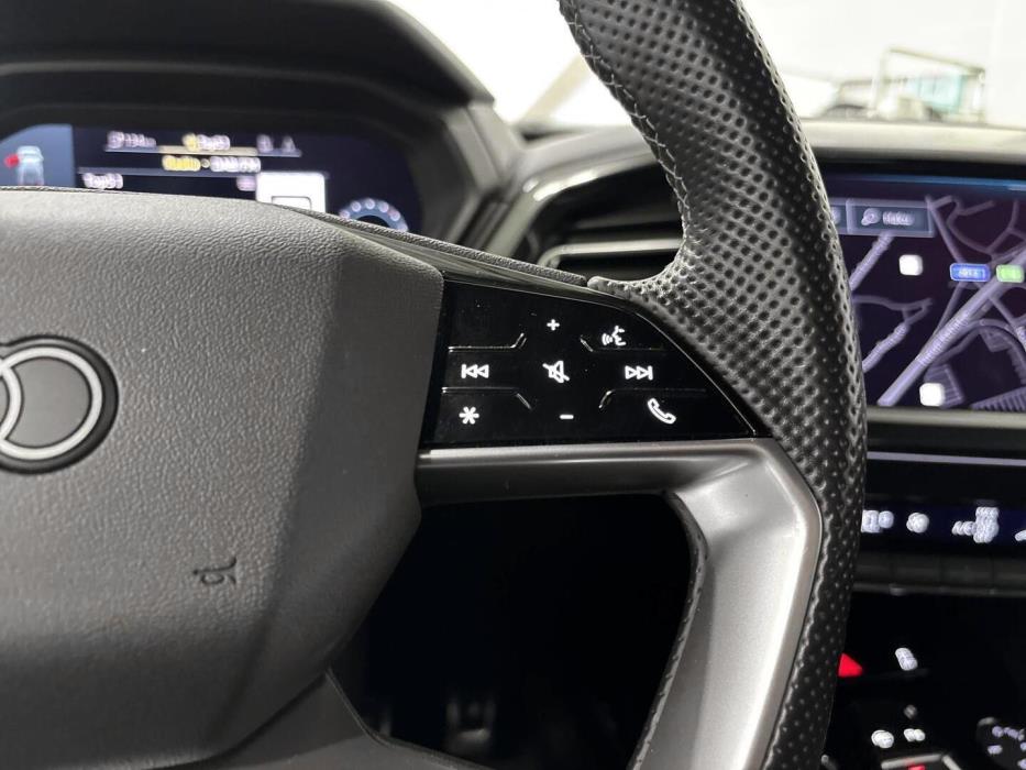 AUDI Q4 e-tron 2022