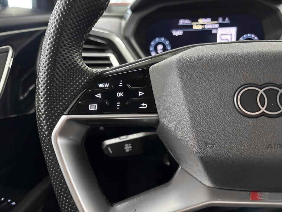 AUDI Q4 e-tron 2022