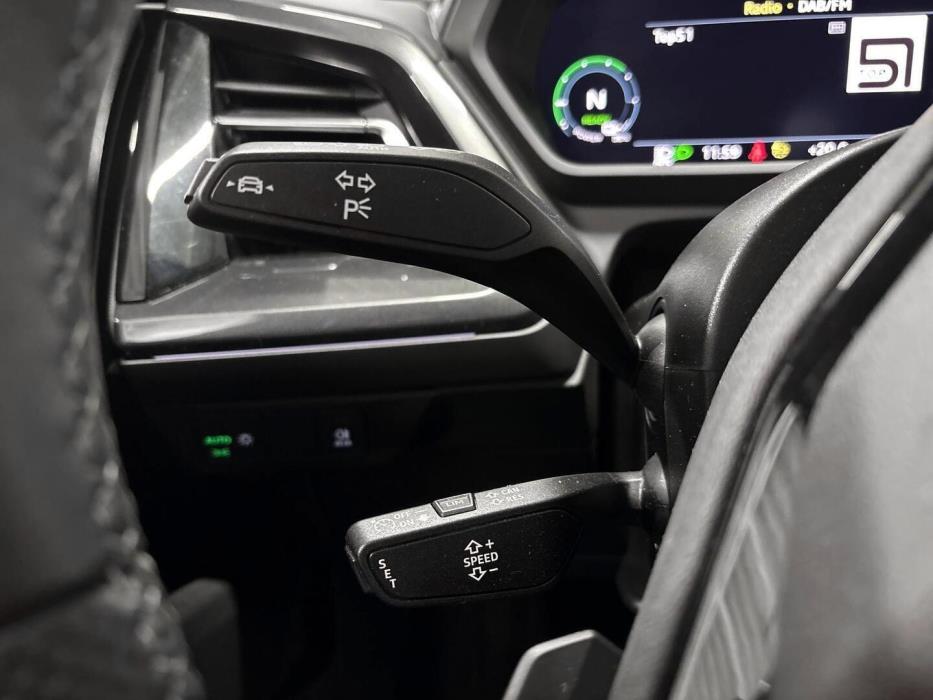 AUDI Q4 e-tron 2022