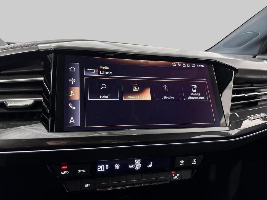 AUDI Q4 e-tron 2022