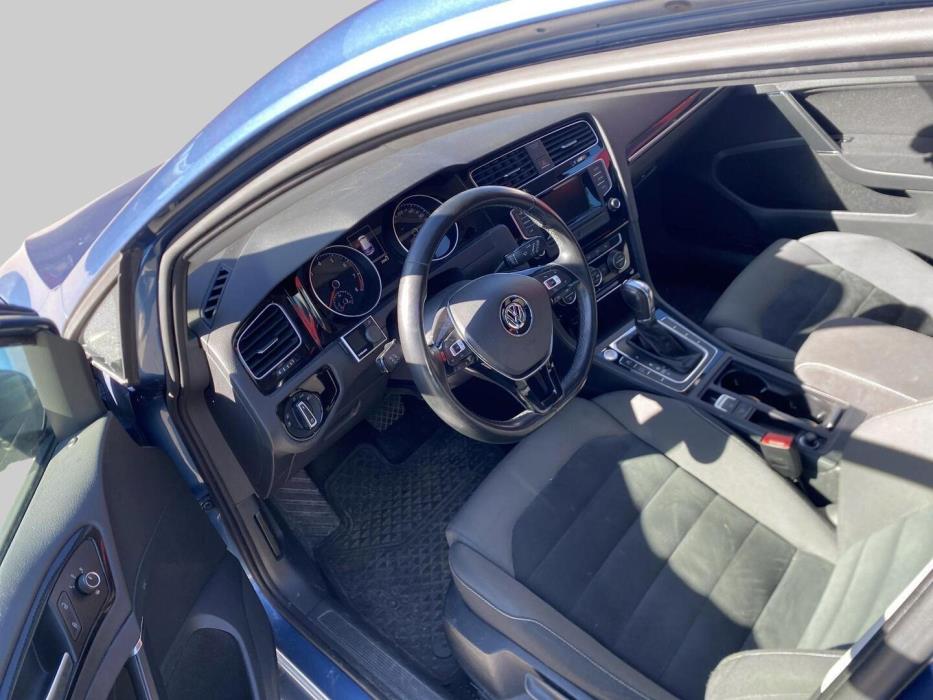 VOLKSWAGEN Golf 2013