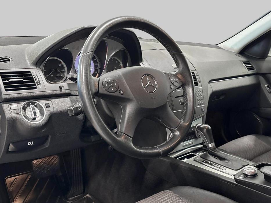 MERCEDES-BENZ C 2011