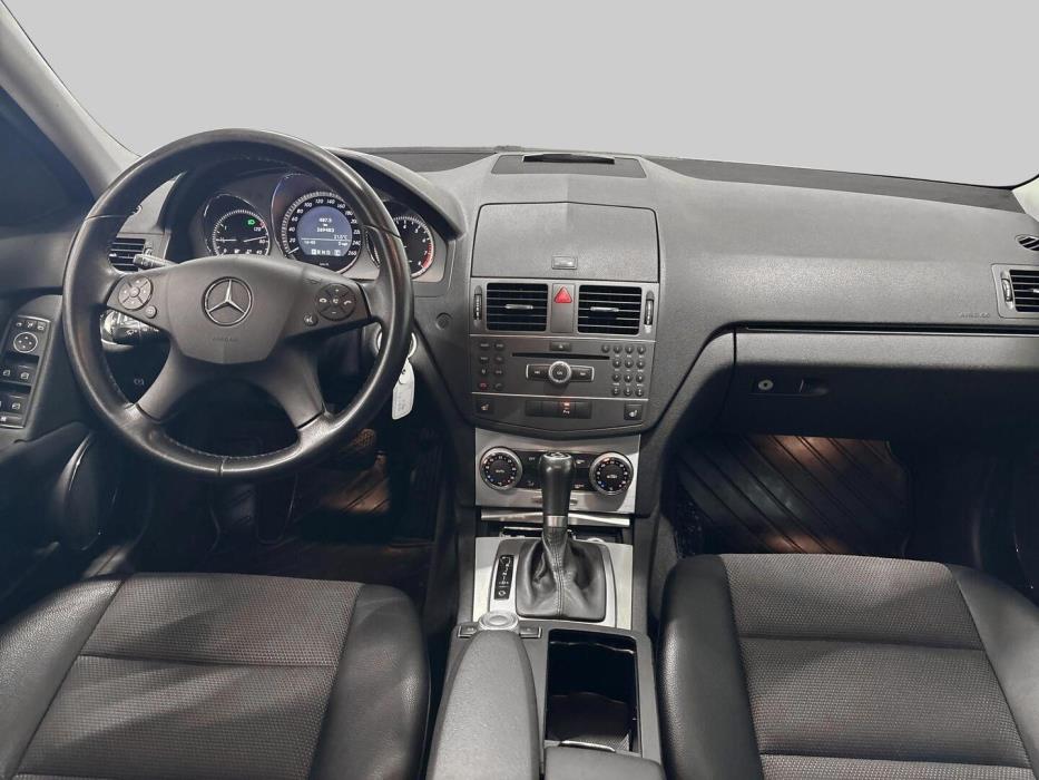 MERCEDES-BENZ C 2011
