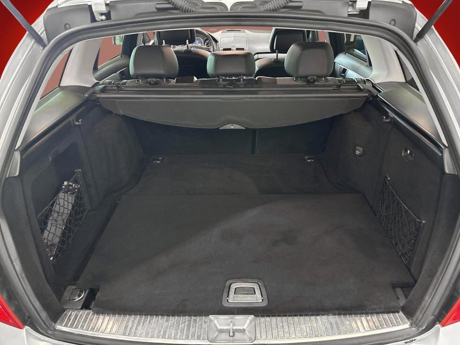 MERCEDES-BENZ C 2011
