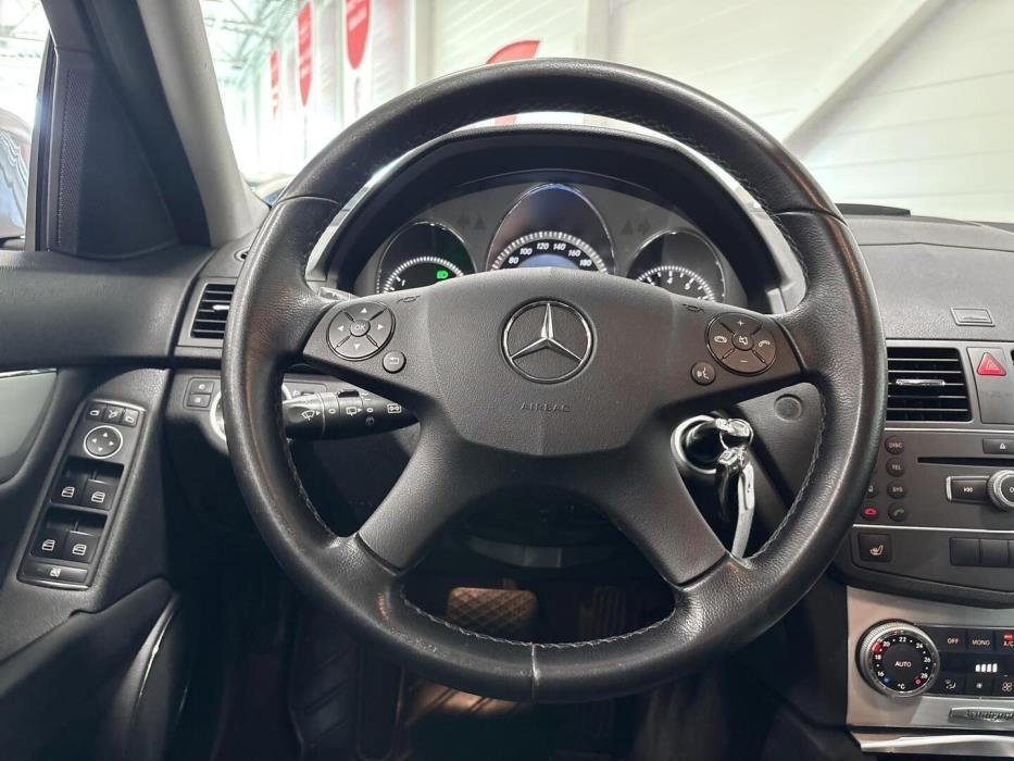 MERCEDES-BENZ C 2011