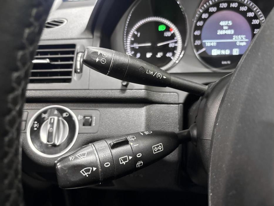 MERCEDES-BENZ C 2011
