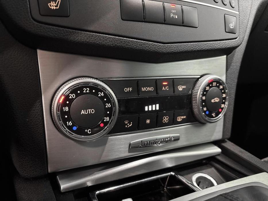 MERCEDES-BENZ C 2011