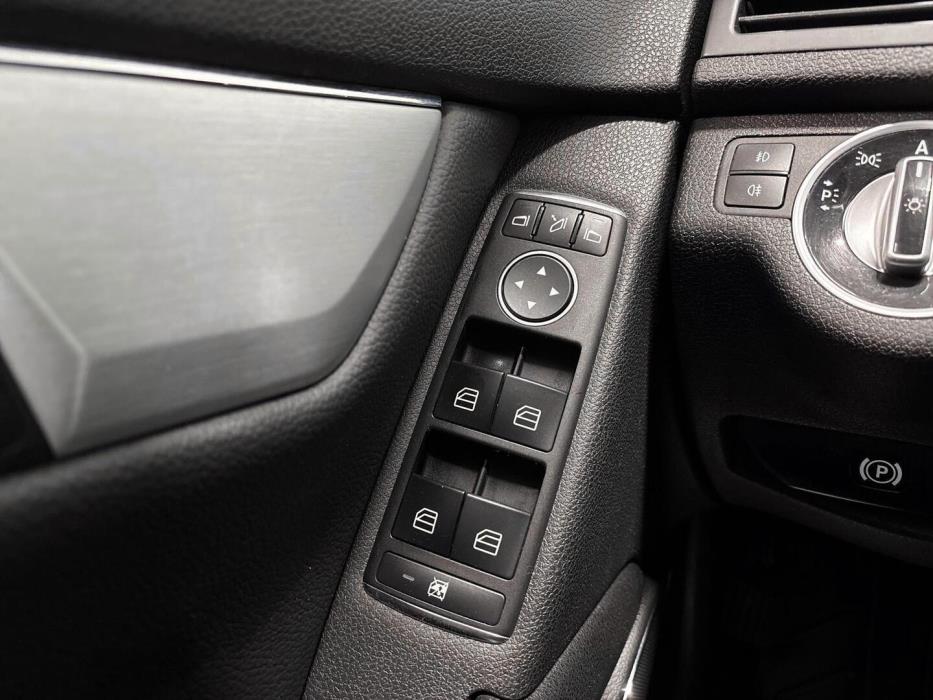MERCEDES-BENZ C 2011