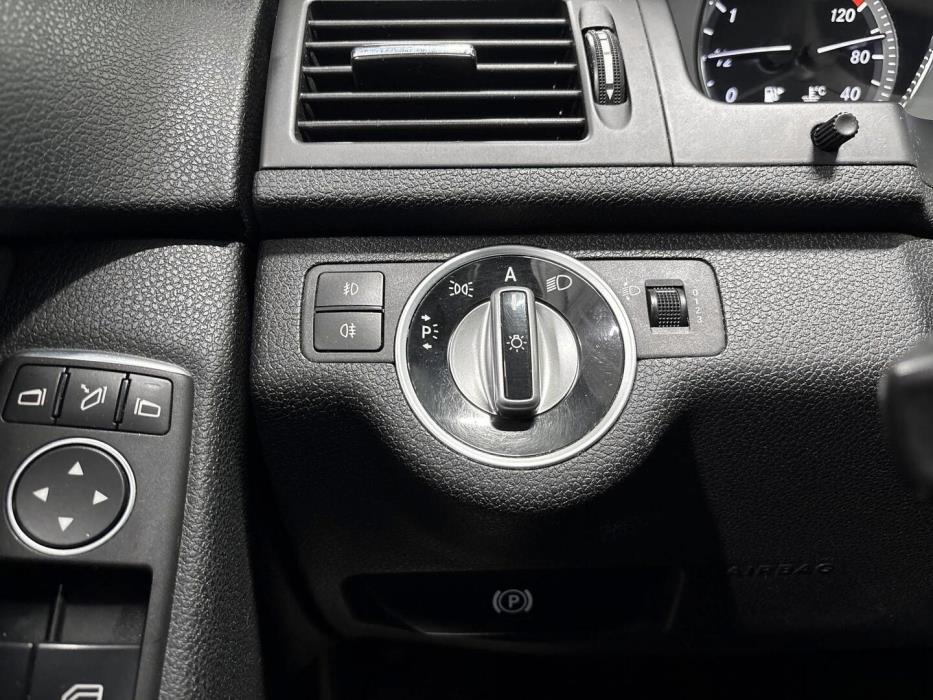 MERCEDES-BENZ C 2011