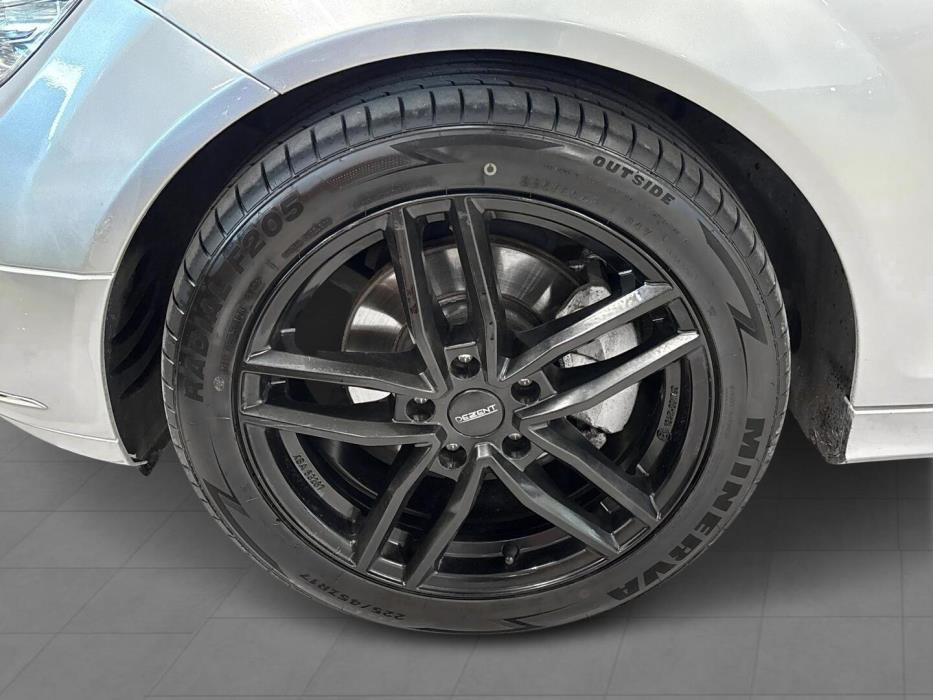 MERCEDES-BENZ C 2011