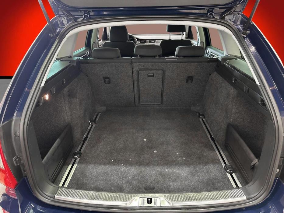 SKODA Superb 2012