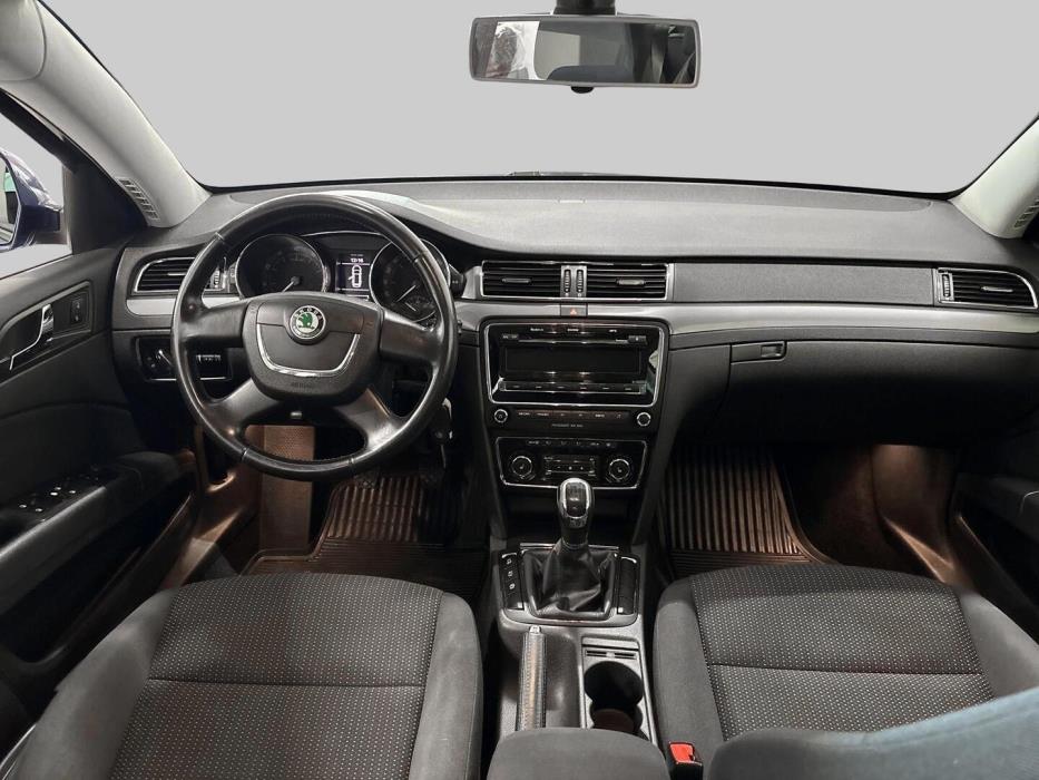 SKODA Superb 2012